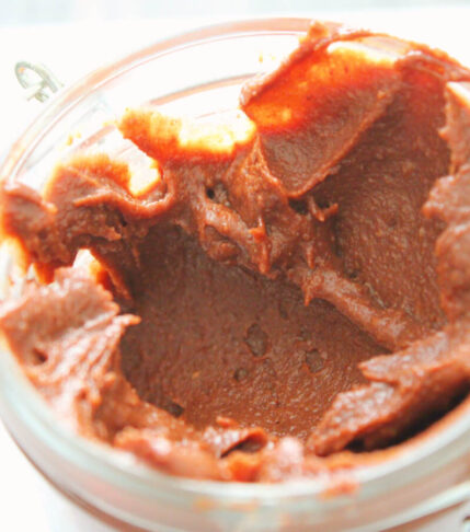 Creamy Vegan Chocolate Hazelnut Spread