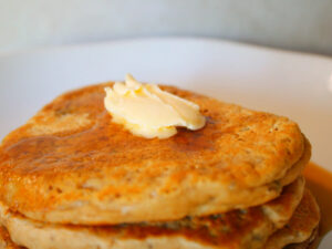 Recipe-very-vegan-vanilla-chia-seed-pancakes.