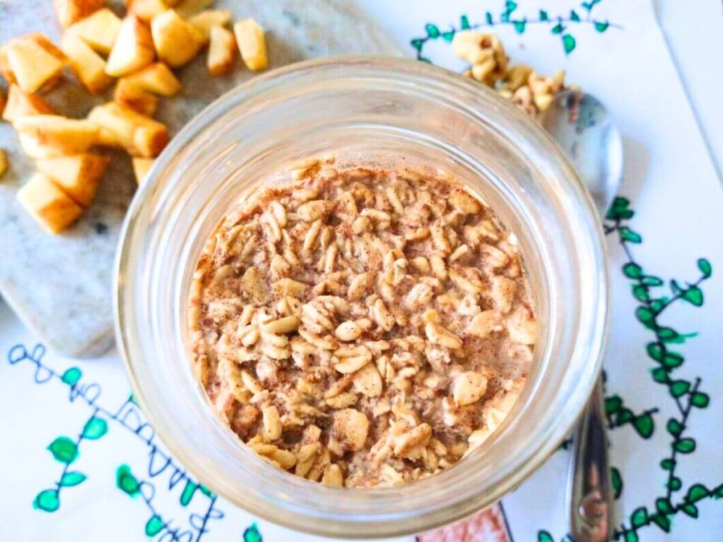 Vegan overnight oats for kids with toppings